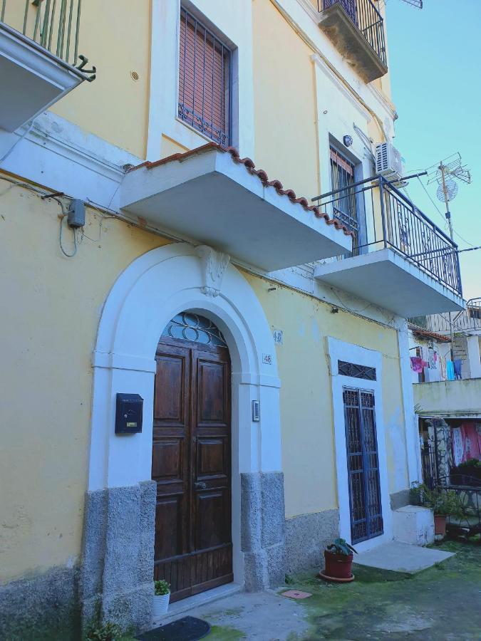 2 Bed Apartment In The Historical Center Pizzo 皮佐 外观 照片